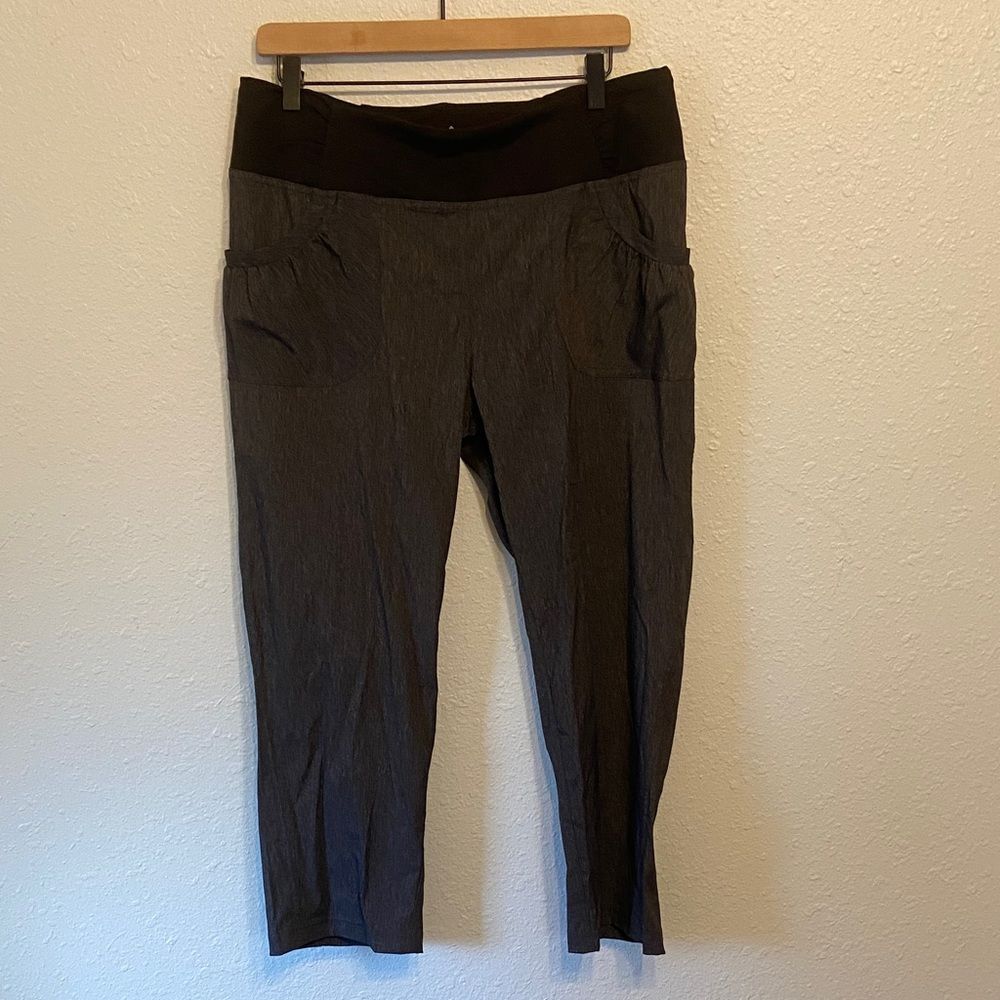 Prana Charcoal Heather Gray Summit Capri Athletic Pants Size XL NEW